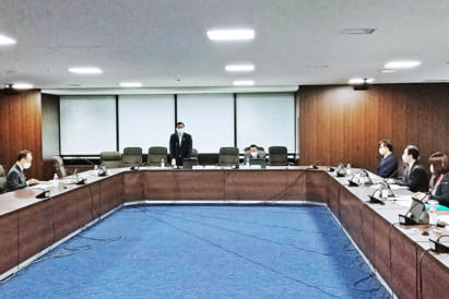 ヤングケアラー支援へ5月に方針 厚労省・文科省合同検討会議が ...